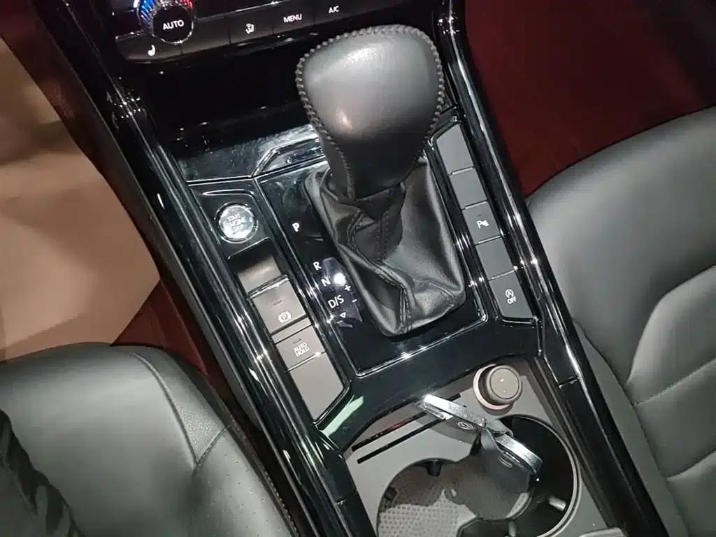 Phideon 2019 380TSI 2WD Business Edition (China VI Emission Standard) — миниатюра 14
