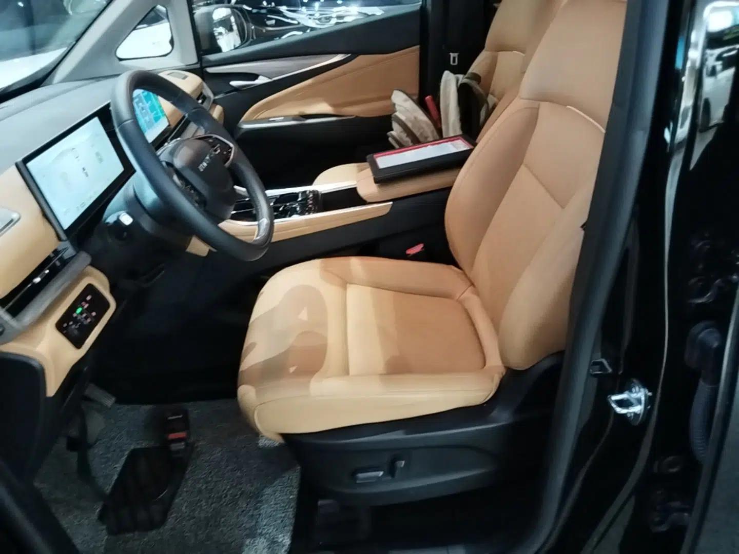 SAIC MAXUS G50 PHEV 2025 Leading Edition — миниатюра 18