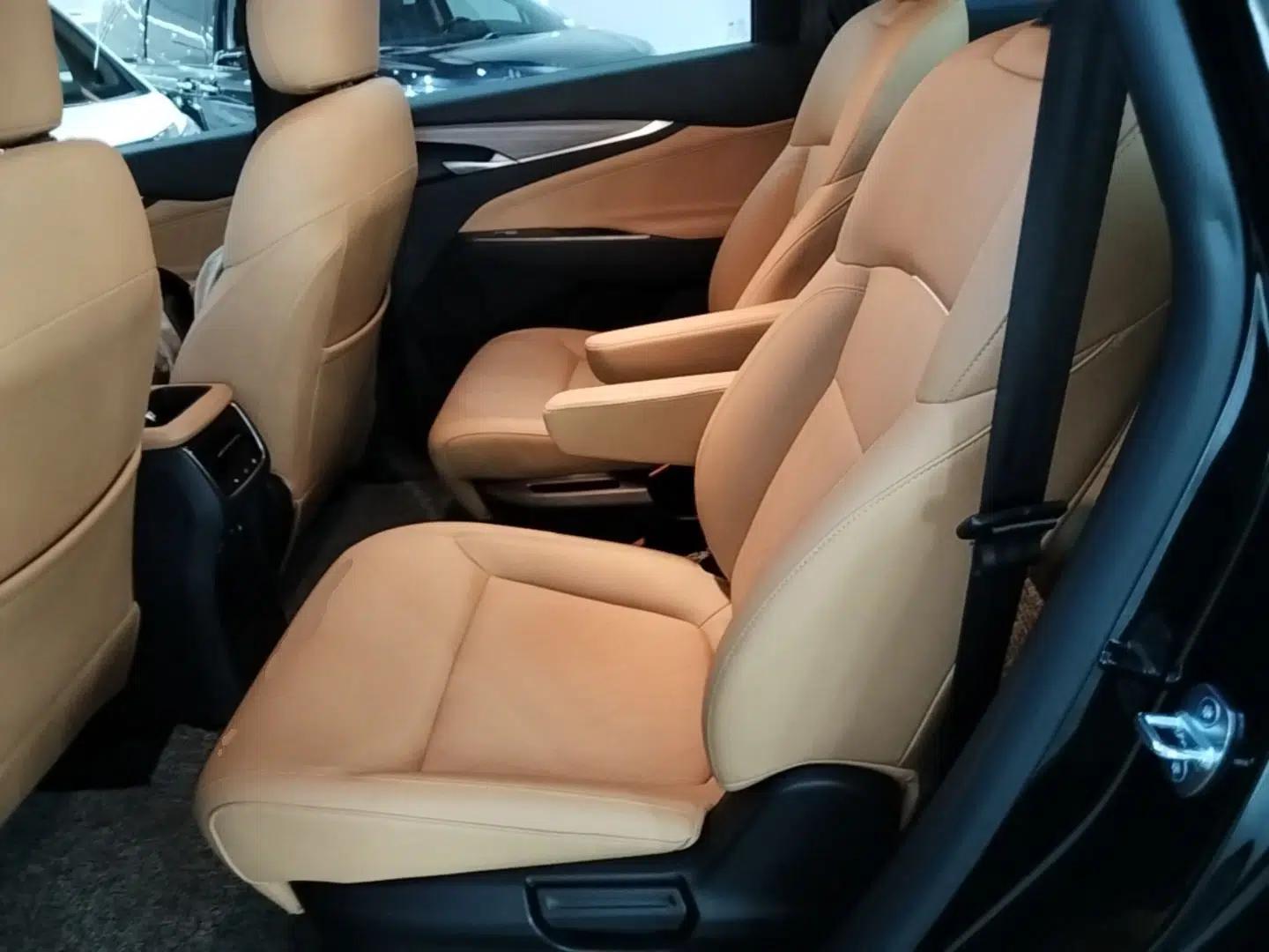SAIC MAXUS G50 PHEV 2025 Leading Edition — миниатюра 20