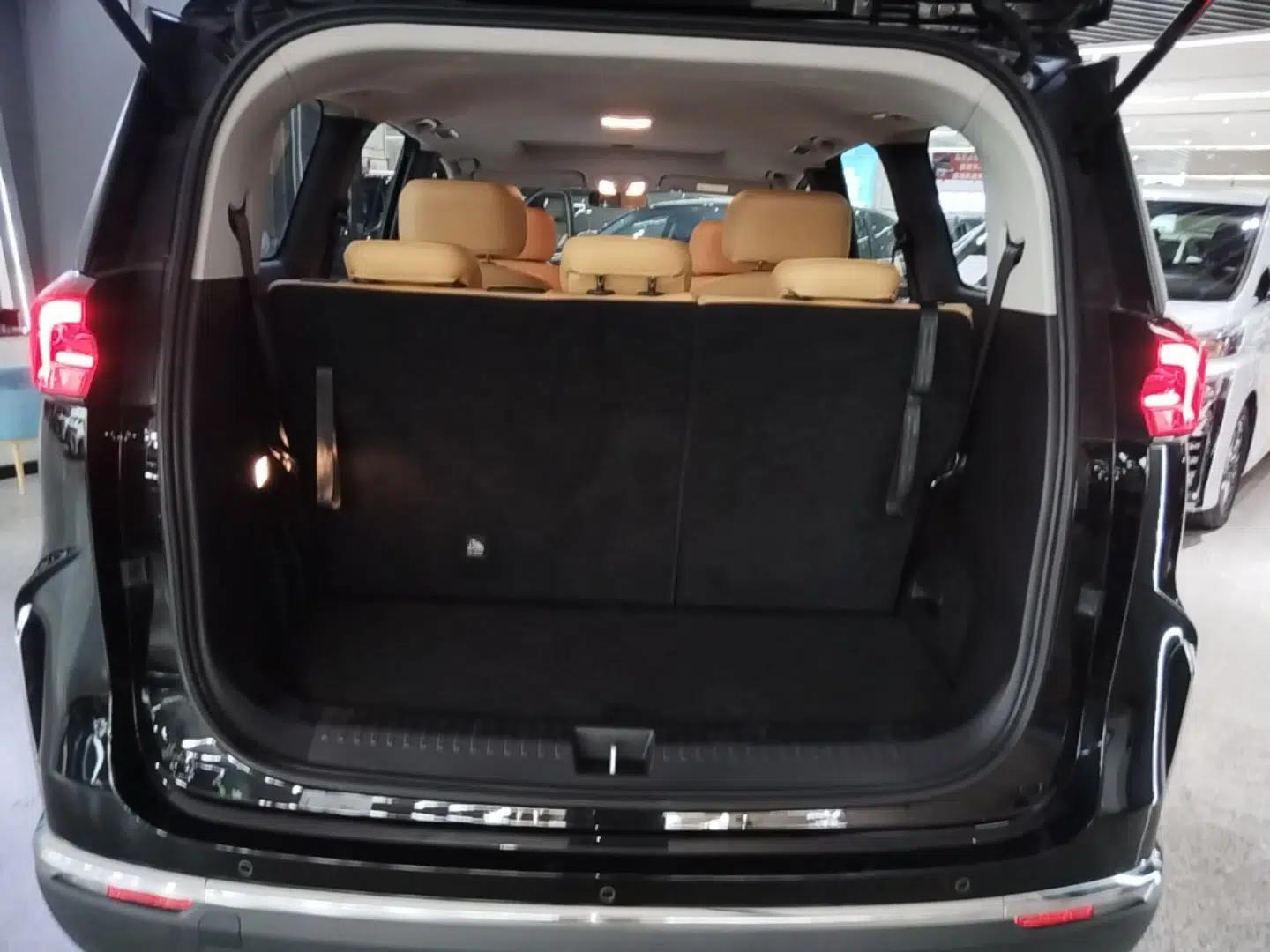 SAIC MAXUS G50 PHEV 2025 Leading Edition — миниатюра 22
