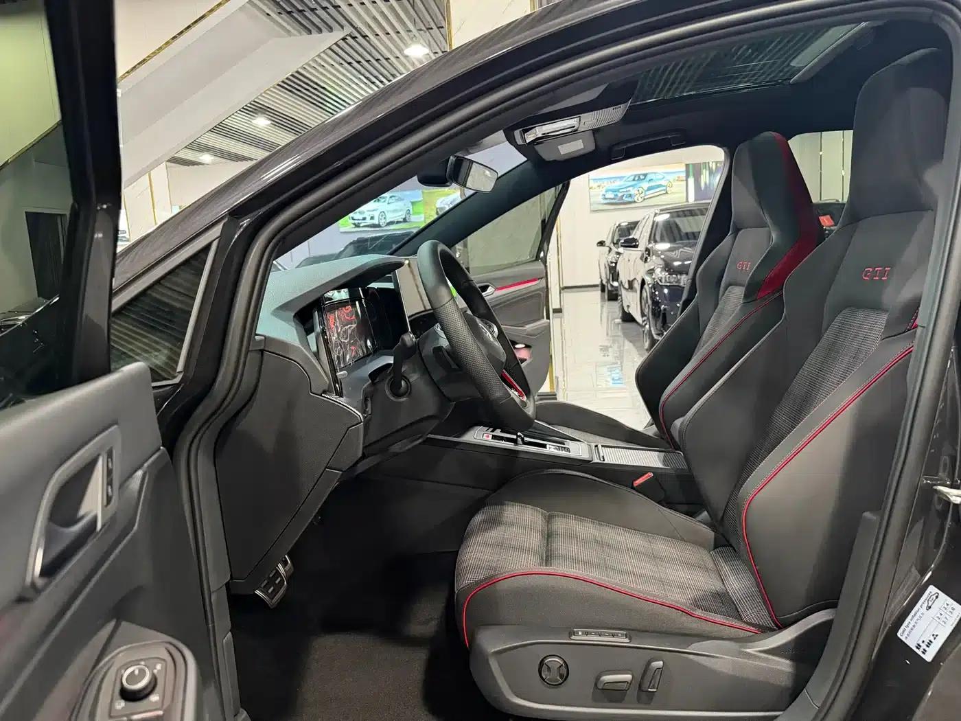 2026 Golf GTI 380TSI DSG GTI — миниатюра 4
