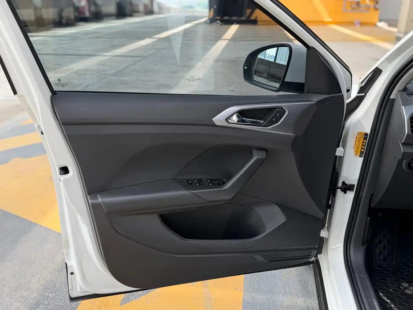 2021 Volkswagen T-Cross 280TSI DSG Luxury Edition — миниатюра 8