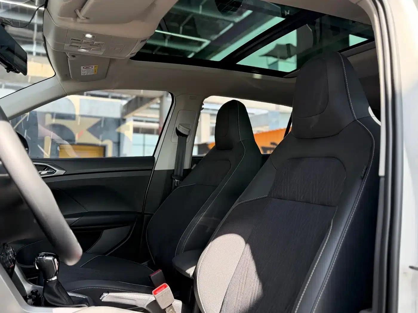 2021 Volkswagen T-Cross 280TSI DSG Luxury Edition — миниатюра 10