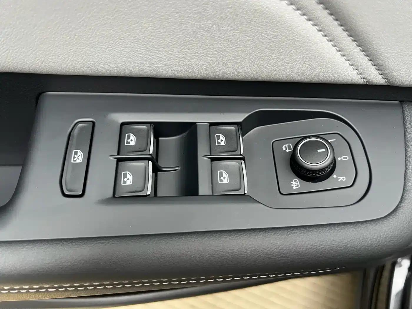 2024 Range Rover 380TSI AWD R-Line Cruiser - Special Edition — миниатюра 17