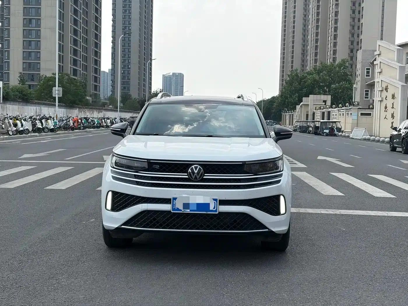 2024 Range Rover 380TSI AWD R-Line Cruiser — миниатюра 2