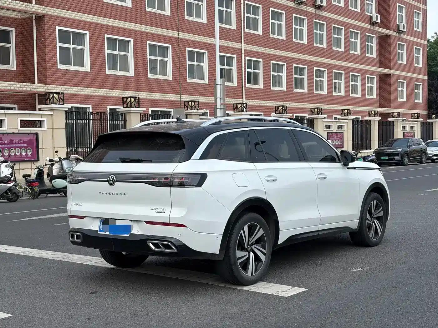 2024 Range Rover 380TSI AWD R-Line Cruiser — миниатюра 15