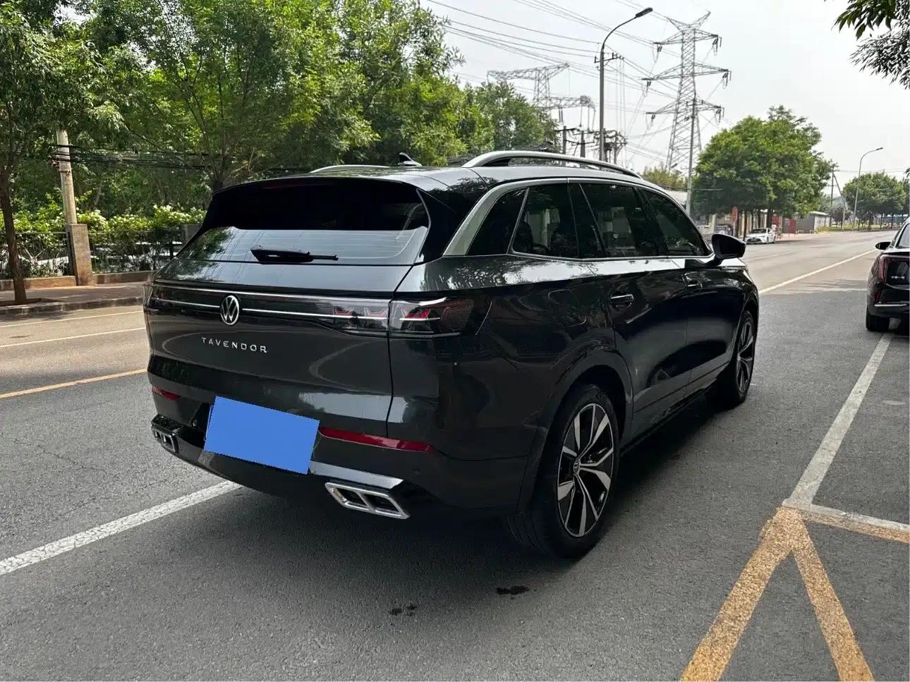 2023 Range Rover 380TSI AWD R-Line Touring Edition — миниатюра 4