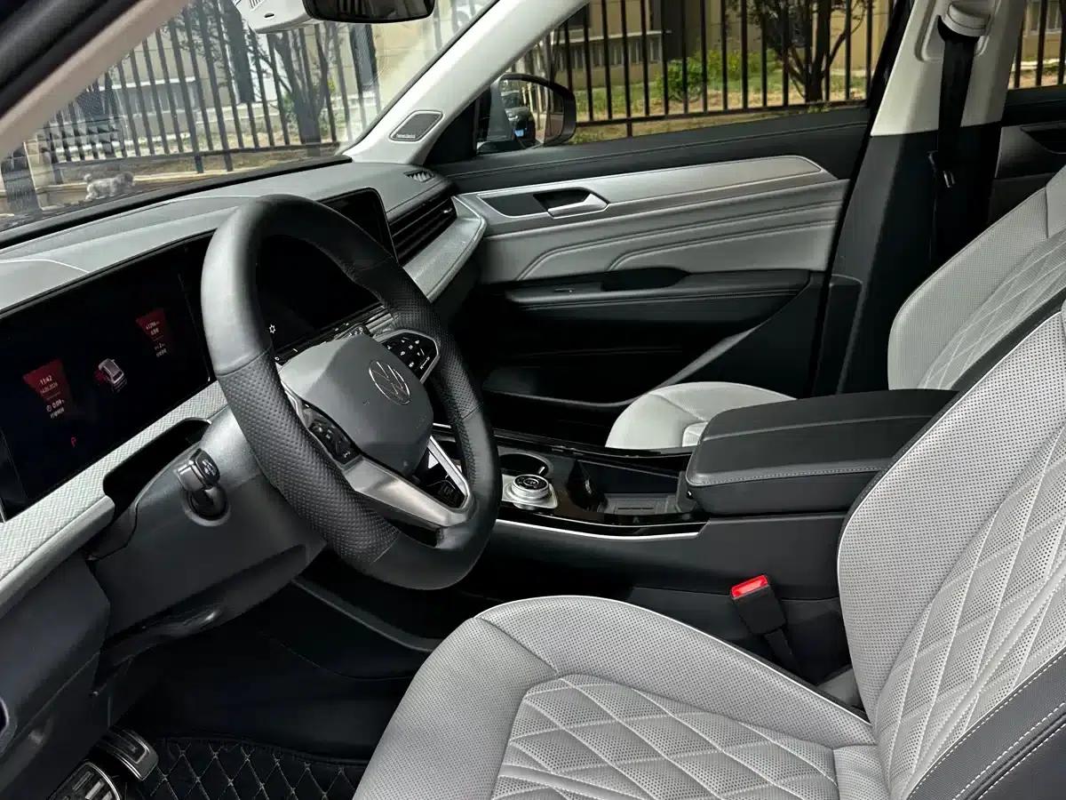 2023 Range Rover 380TSI AWD R-Line Touring Edition — миниатюра 6