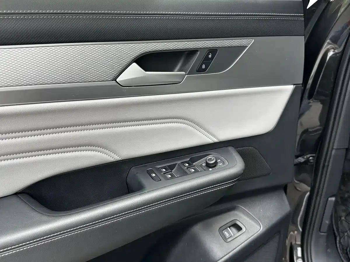 2023 Range Rover 380TSI AWD R-Line Touring Edition — миниатюра 8