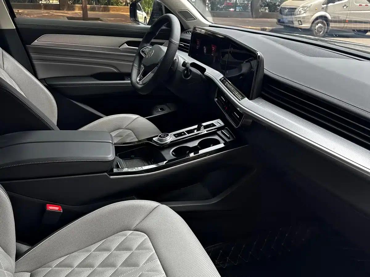 2023 Range Rover 380TSI AWD R-Line Touring Edition — миниатюра 9
