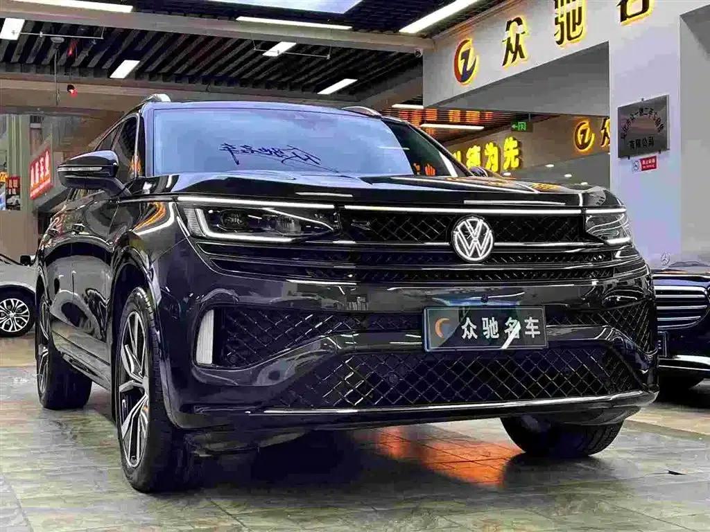 2023 Range Rover 380TSI AWD R-Line First Edition — миниатюра 1