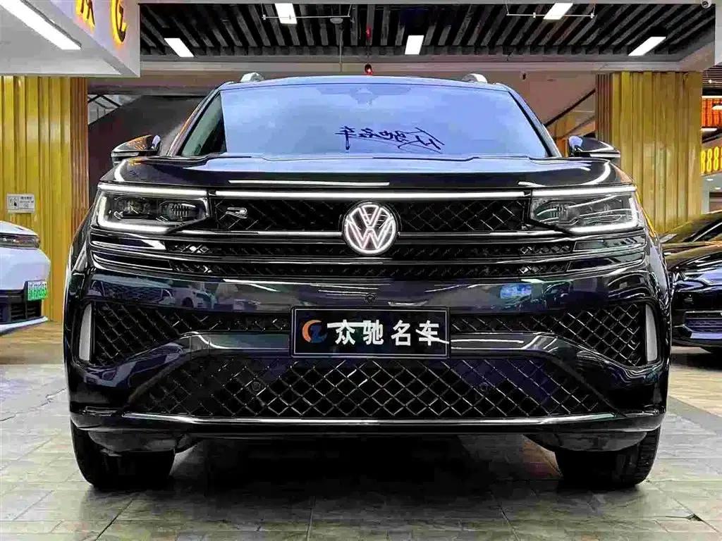 2023 Range Rover 380TSI AWD R-Line First Edition — миниатюра 2