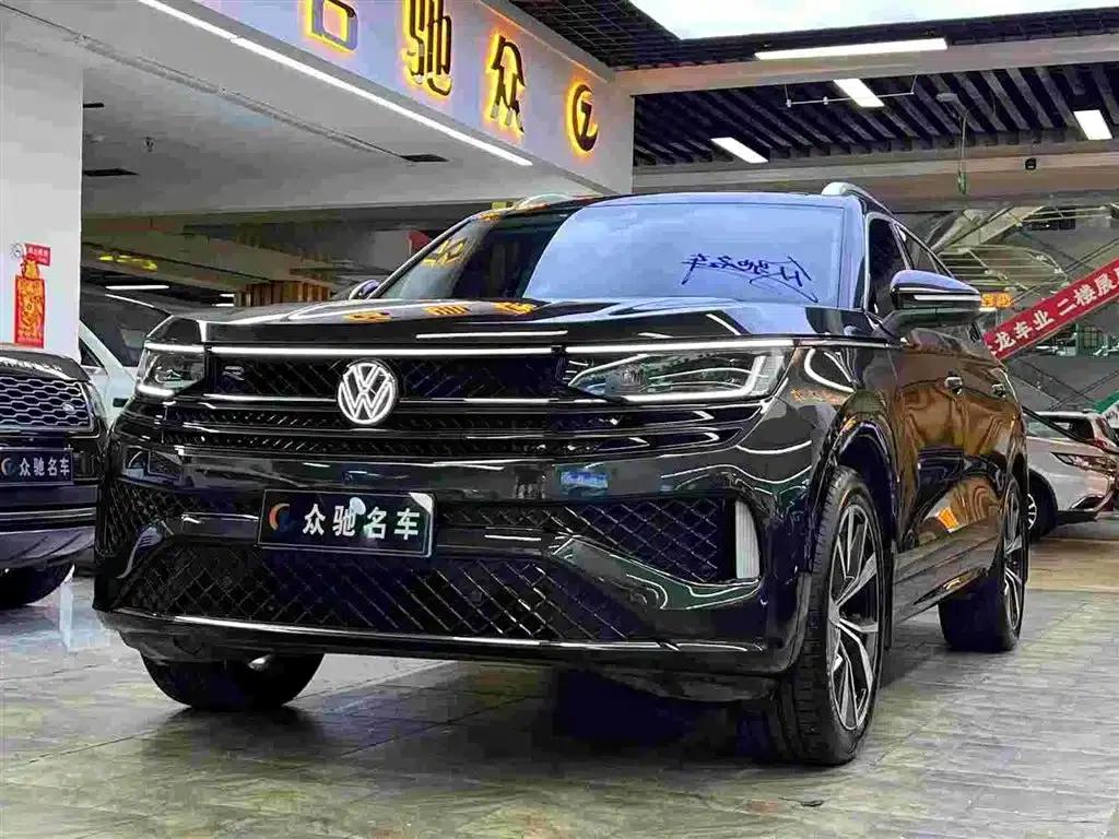 2023 Range Rover 380TSI AWD R-Line First Edition — миниатюра 3