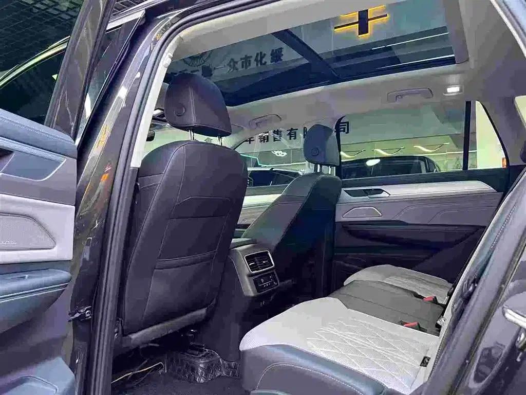 2023 Range Rover 380TSI AWD R-Line First Edition — миниатюра 6