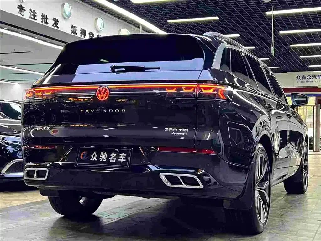 2023 Range Rover 380TSI AWD R-Line First Edition — миниатюра 7