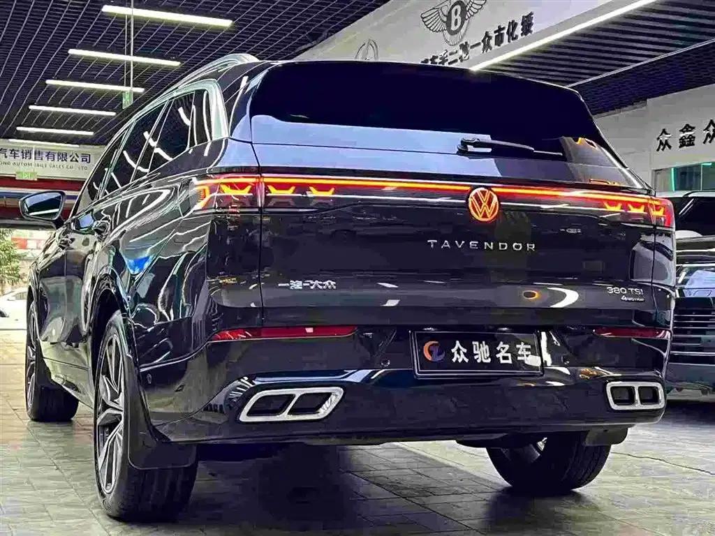 2023 Range Rover 380TSI AWD R-Line First Edition — миниатюра 9