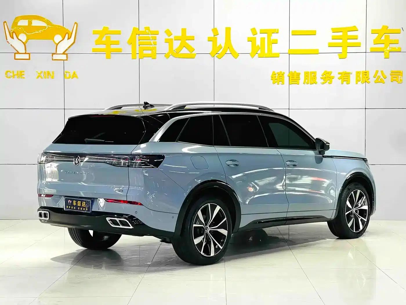 2023 Range Rover 380TSI AWD R-Line First Edition — миниатюра 3