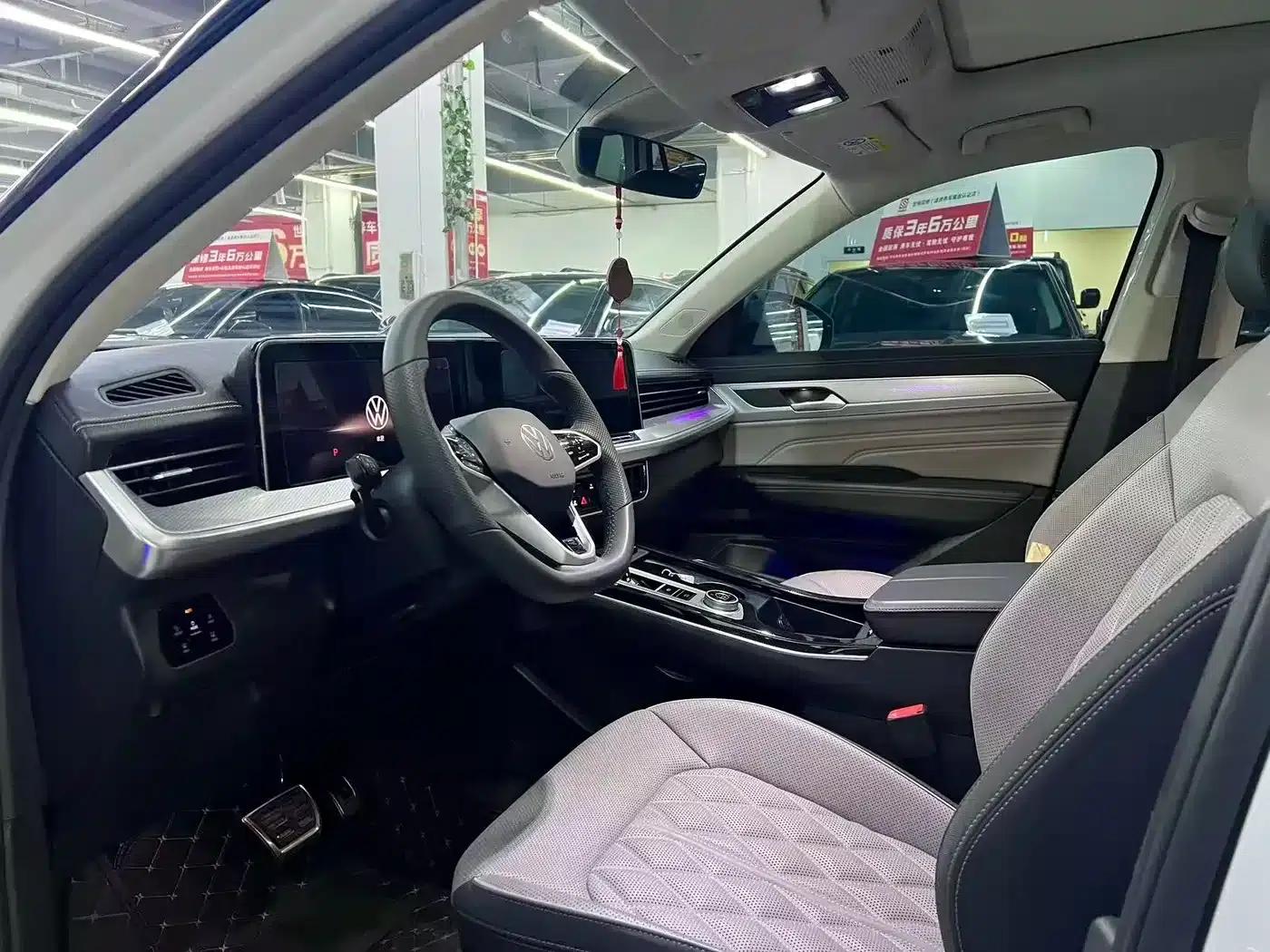 2025 Range Rover 380TSI AWD R-Line Cruiser - Special Edition — миниатюра 4