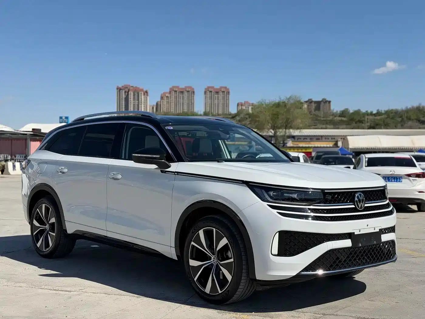 2023 Range Rover 380TSI AWD R-Line Touring Edition — миниатюра 3