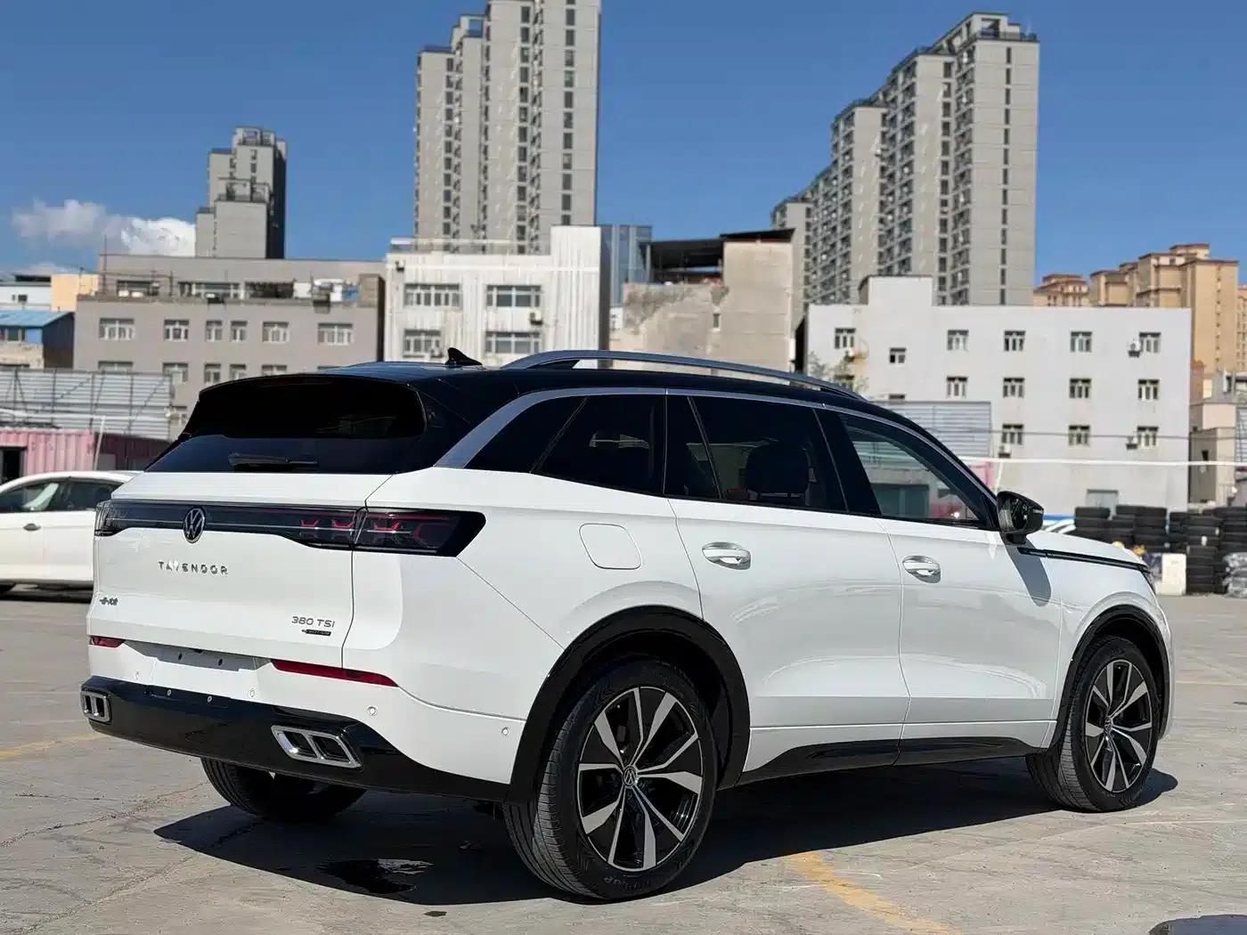 2023 Range Rover 380TSI AWD R-Line Touring Edition — миниатюра 4