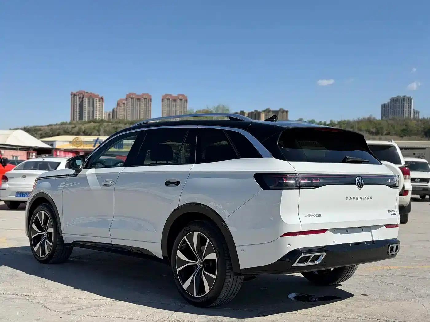 2023 Range Rover 380TSI AWD R-Line Touring Edition — миниатюра 6