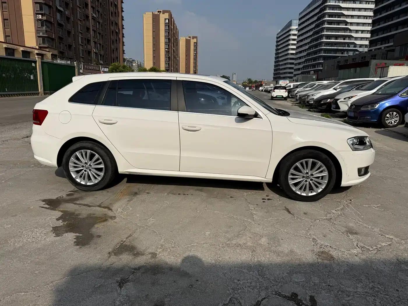 Lavida Gran Turismo 2013 1.6L Automatic Comfort Model — миниатюра 4