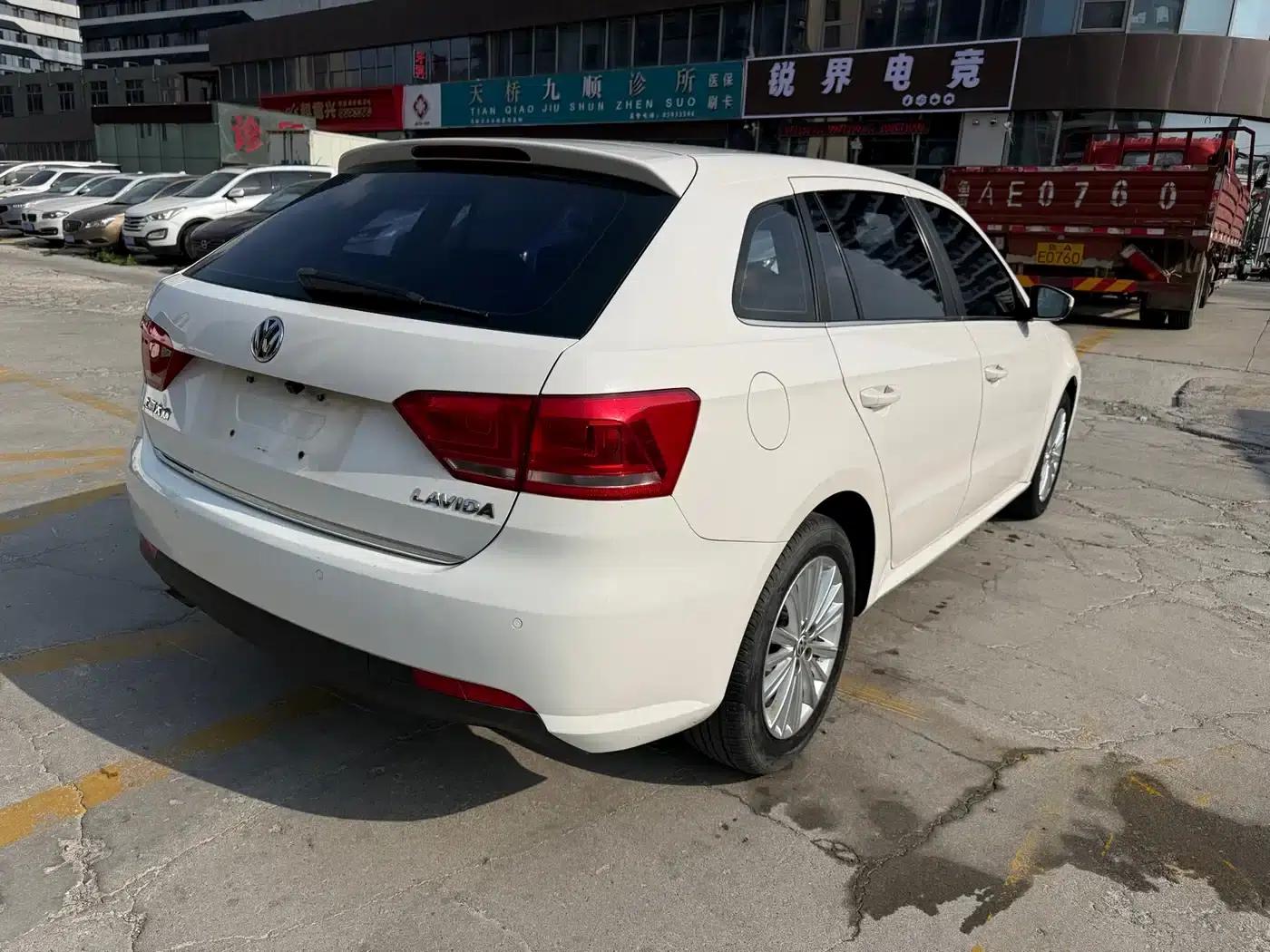 Lavida Gran Turismo 2013 1.6L Automatic Comfort Model — миниатюра 5