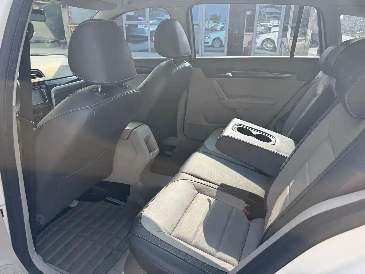 Lavida Gran Turismo 2013 1.6L Automatic Comfort Model — миниатюра 10
