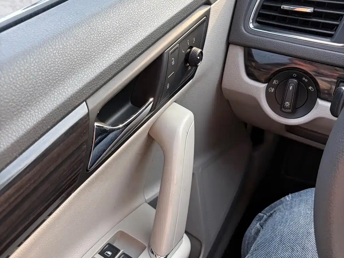 Lavida Gran Turismo 2013 1.4TSI Automatic Comfort Model — миниатюра 19