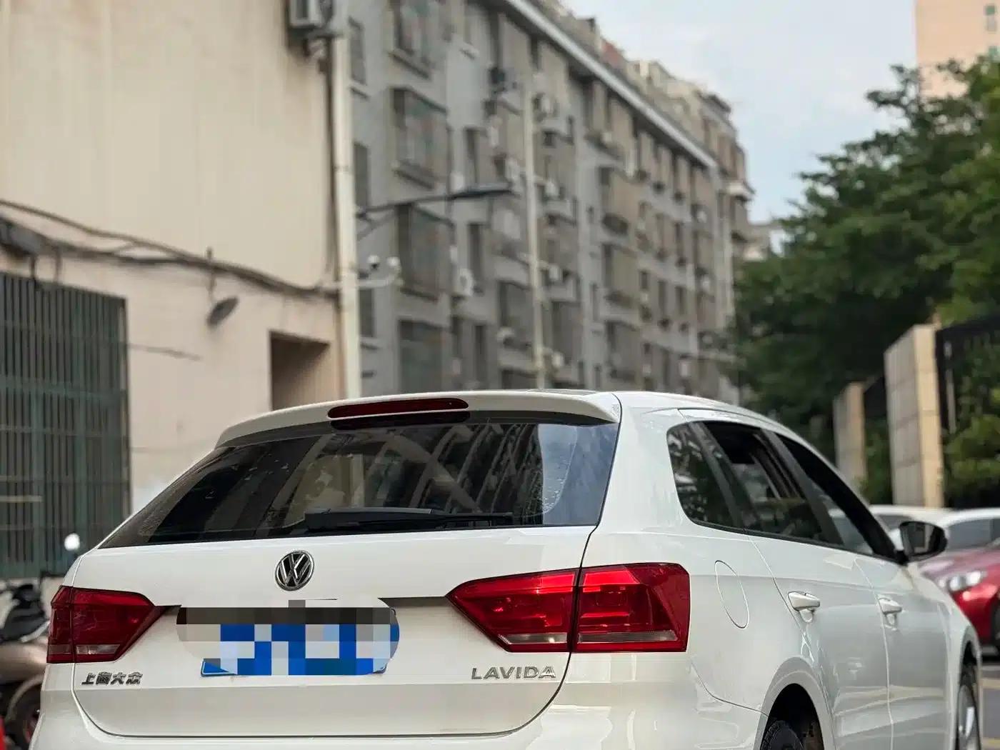 Lavida Gran Turismo 2013 1.6L Automatic Fashion Edition — миниатюра 2