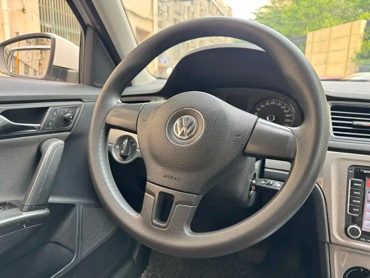 Lavida Gran Turismo 2013 1.6L Automatic Fashion Edition — миниатюра 14