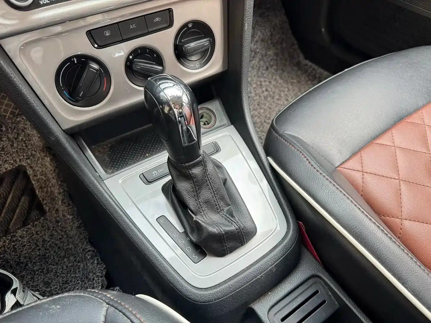 Lavida Gran Turismo 2013 1.6L Automatic Fashion Edition — миниатюра 16