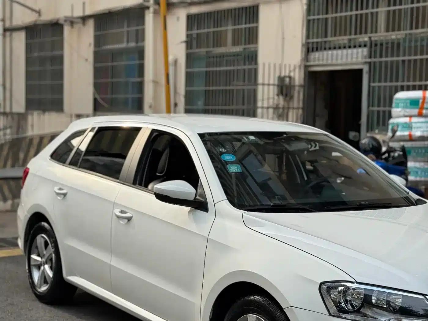 Lavida Gran Turismo 2013 1.6L Automatic Fashion Edition — миниатюра 9