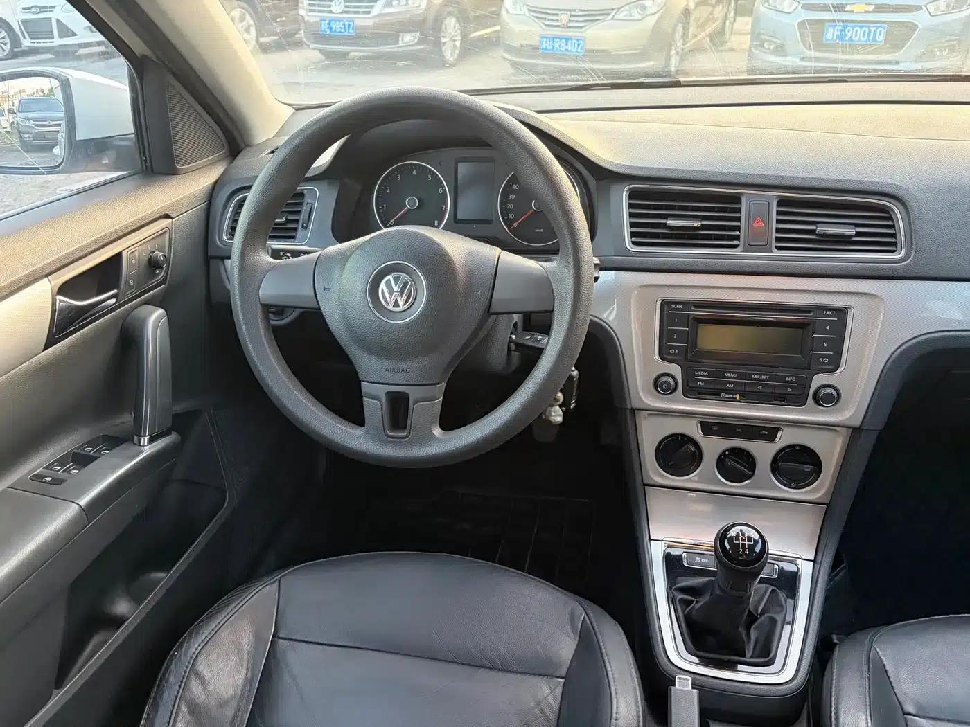 Lavida Gran Turismo 2013 1.6L Manual Comfort Model — миниатюра 11