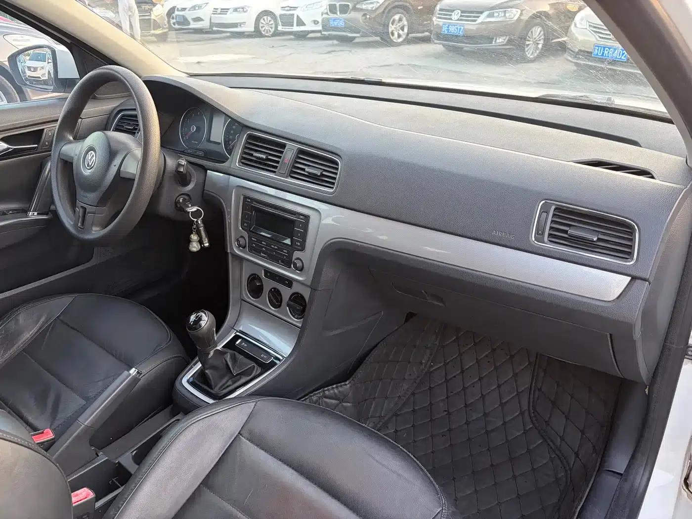 Lavida Gran Turismo 2013 1.6L Manual Comfort Model — миниатюра 14