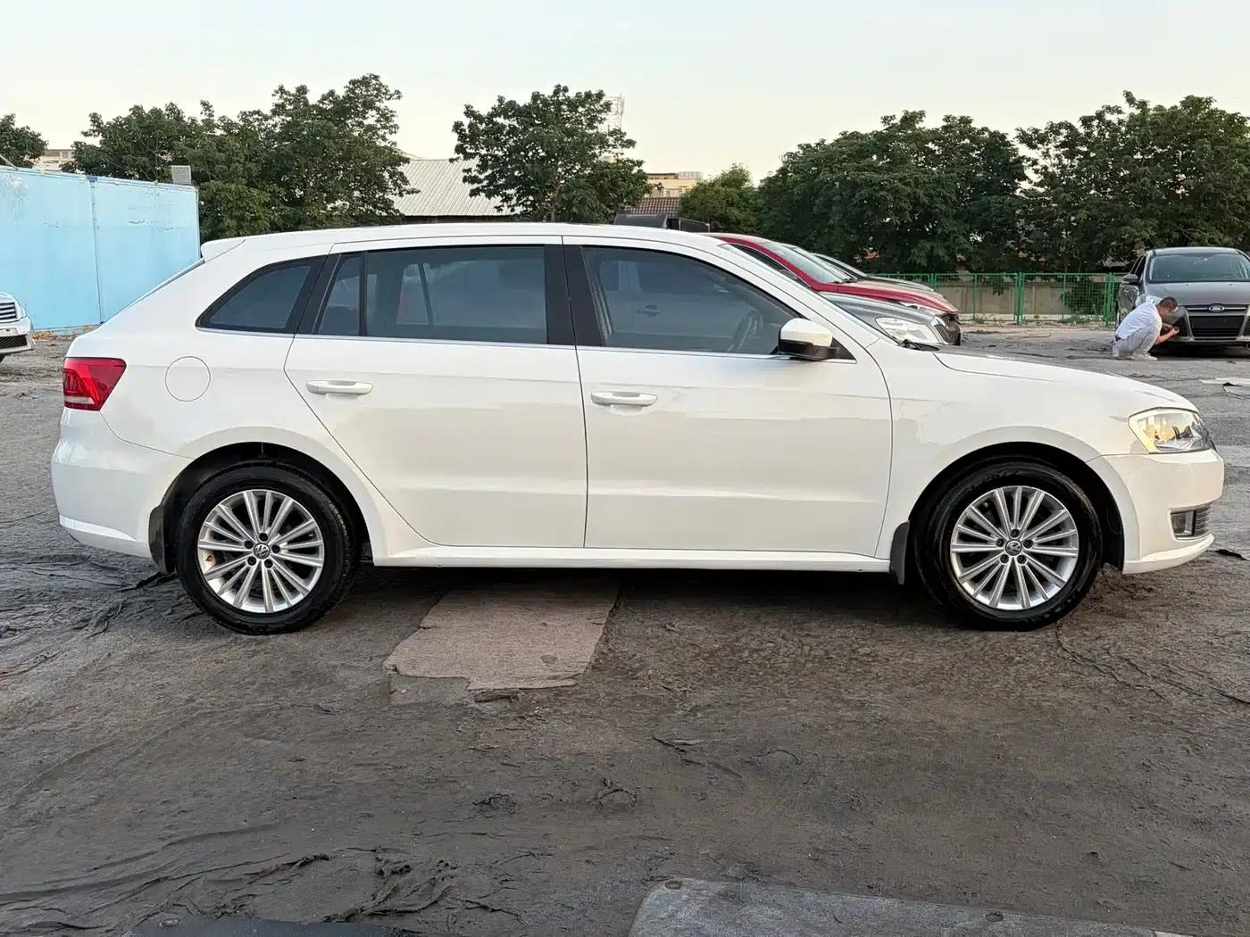 Lavida Gran Turismo 2013 1.6L Manual Comfort Model — миниатюра 4