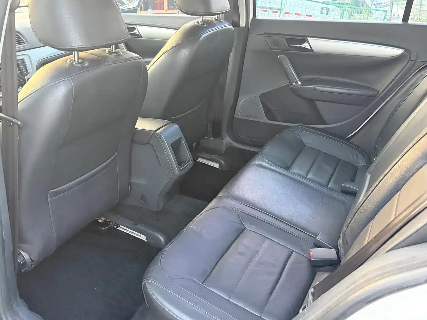 Lavida Gran Turismo 2013 1.6L Manual Comfort Model — миниатюра 9