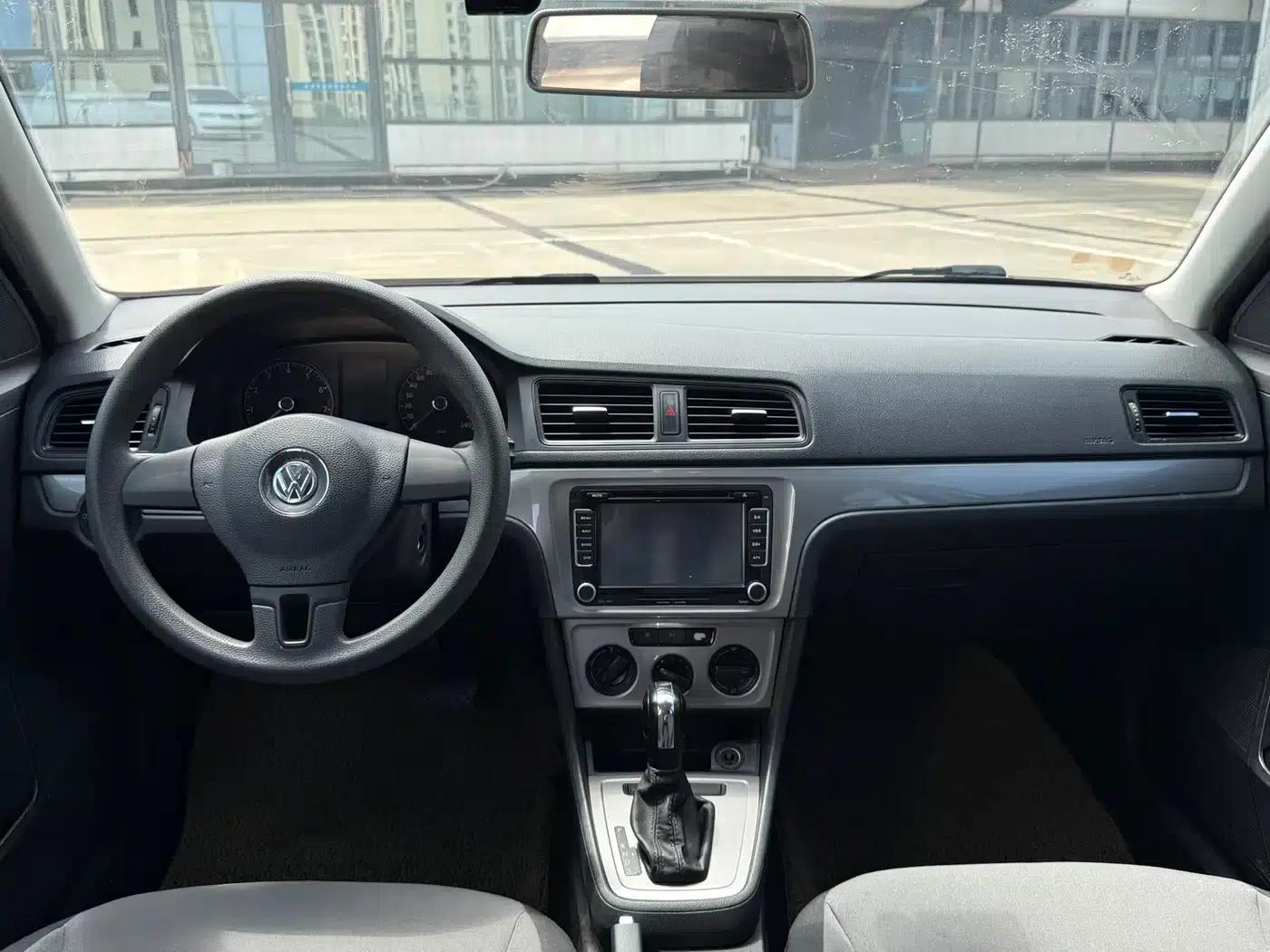 Lavida Gran Turismo 2013 1.6L Automatic Fashion Edition — миниатюра 4