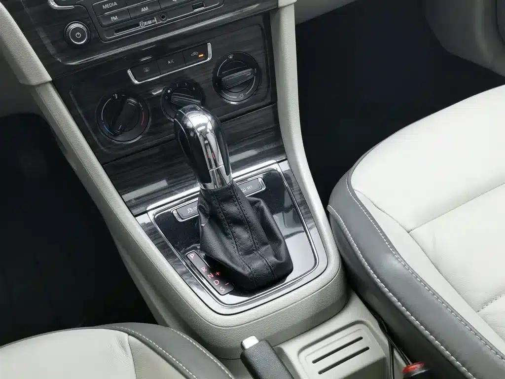 Lavida Gran Turismo 2013 1.6L Automatic Comfort Model — миниатюра 13