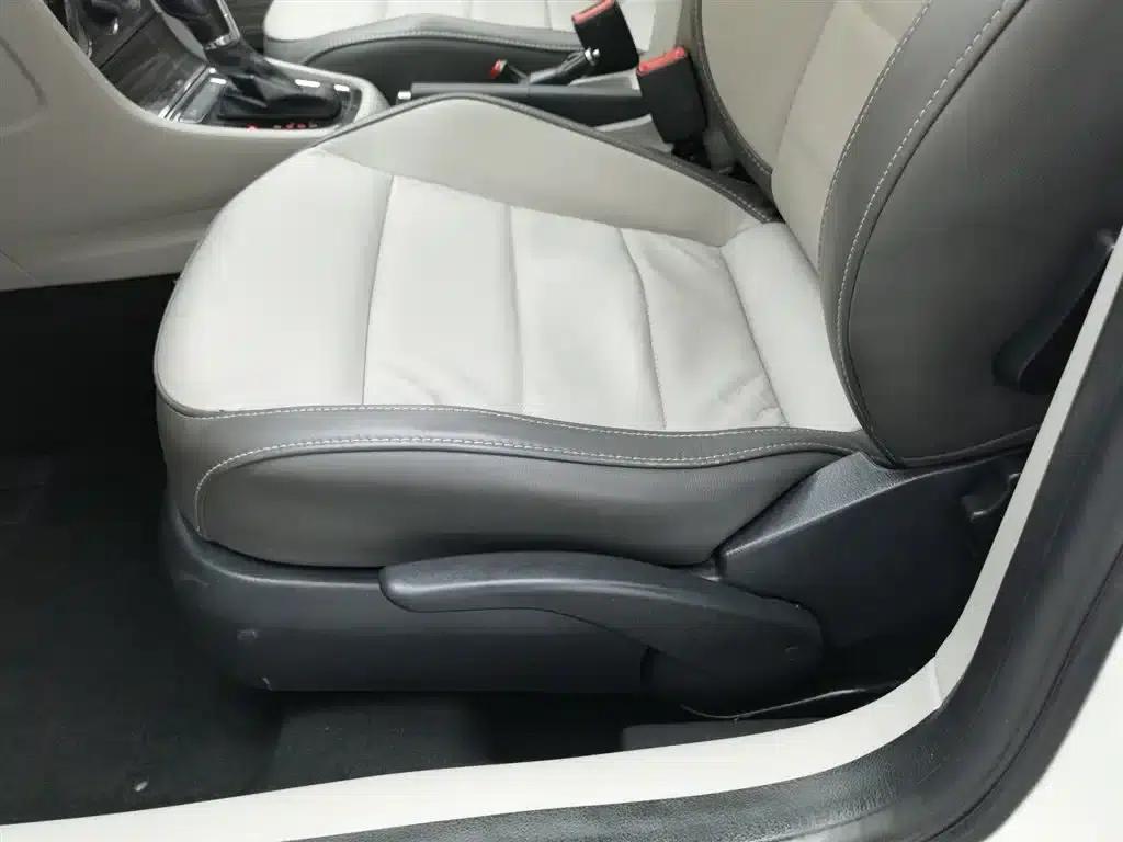 Lavida Gran Turismo 2013 1.6L Automatic Comfort Model — миниатюра 20