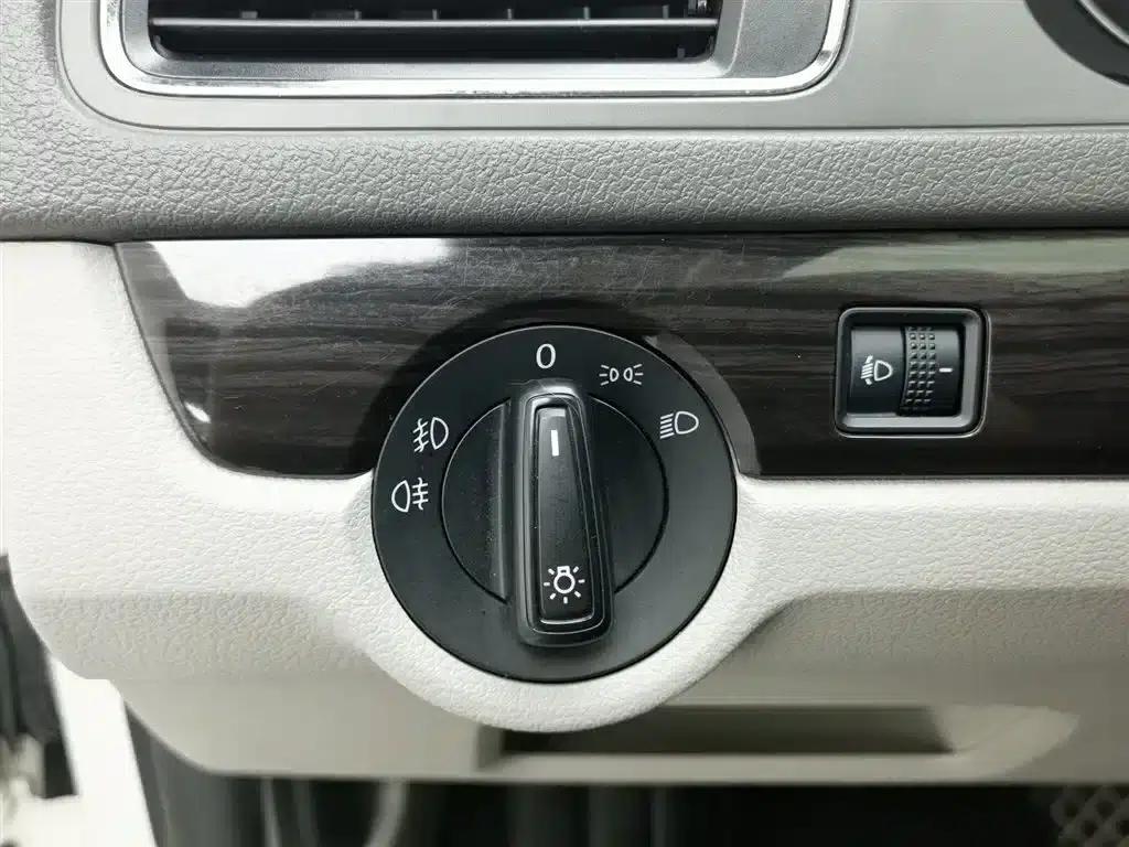 Lavida Gran Turismo 2013 1.6L Automatic Comfort Model — миниатюра 21