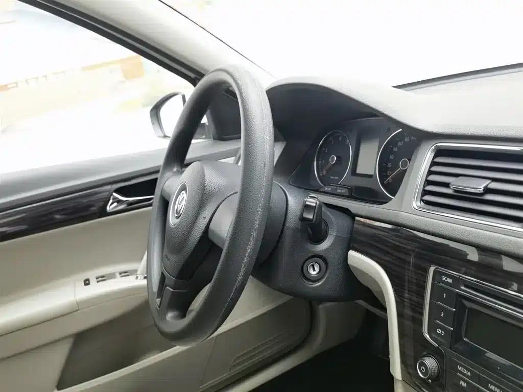 Lavida Gran Turismo 2013 1.6L Automatic Comfort Model — миниатюра 22