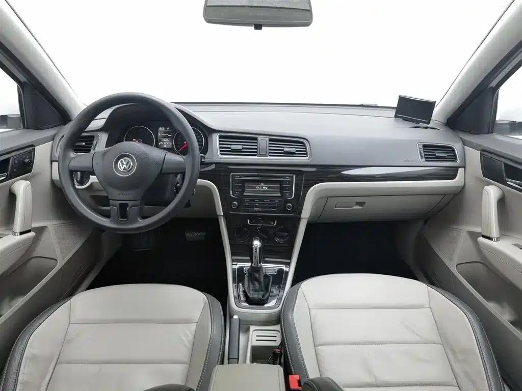Lavida Gran Turismo 2013 1.6L Automatic Comfort Model — миниатюра 5