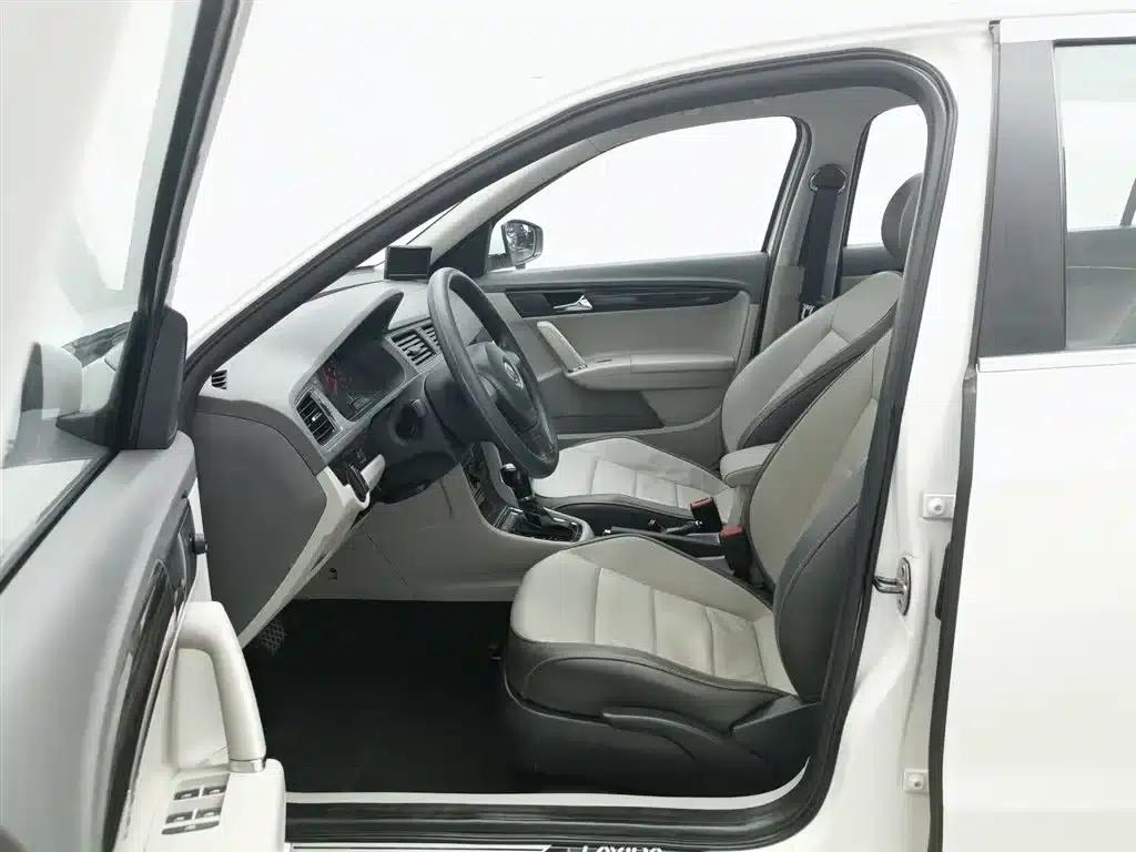 Lavida Gran Turismo 2013 1.6L Automatic Comfort Model — миниатюра 10