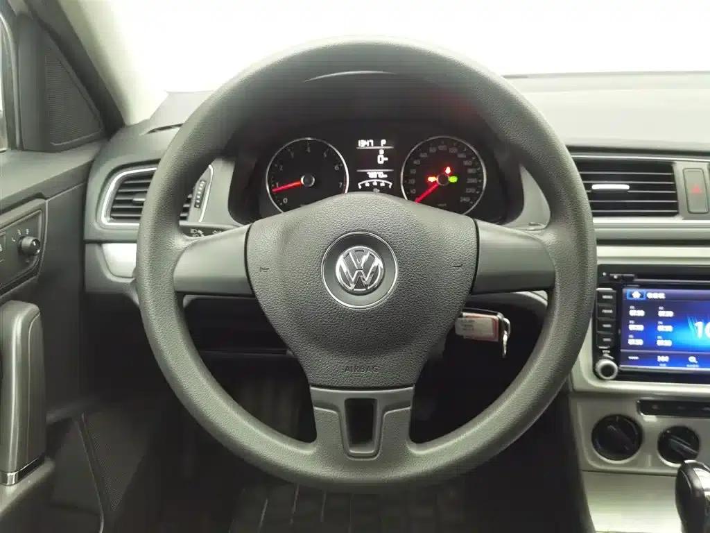 Lavida Gran Turismo 2013 1.6L Automatic Comfort Model — миниатюра 11
