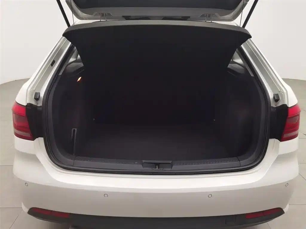 Lavida Gran Turismo 2013 1.6L Automatic Comfort Model — миниатюра 16