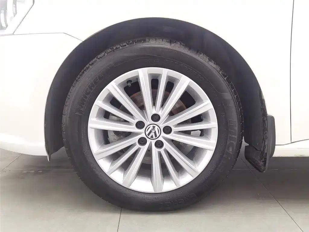 Lavida Gran Turismo 2013 1.6L Automatic Comfort Model — миниатюра 17