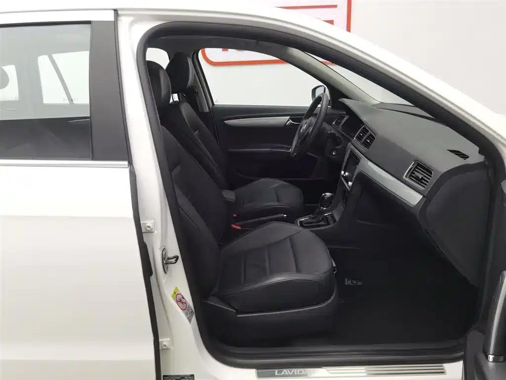 Lavida Gran Turismo 2013 1.6L Automatic Comfort Model — миниатюра 23