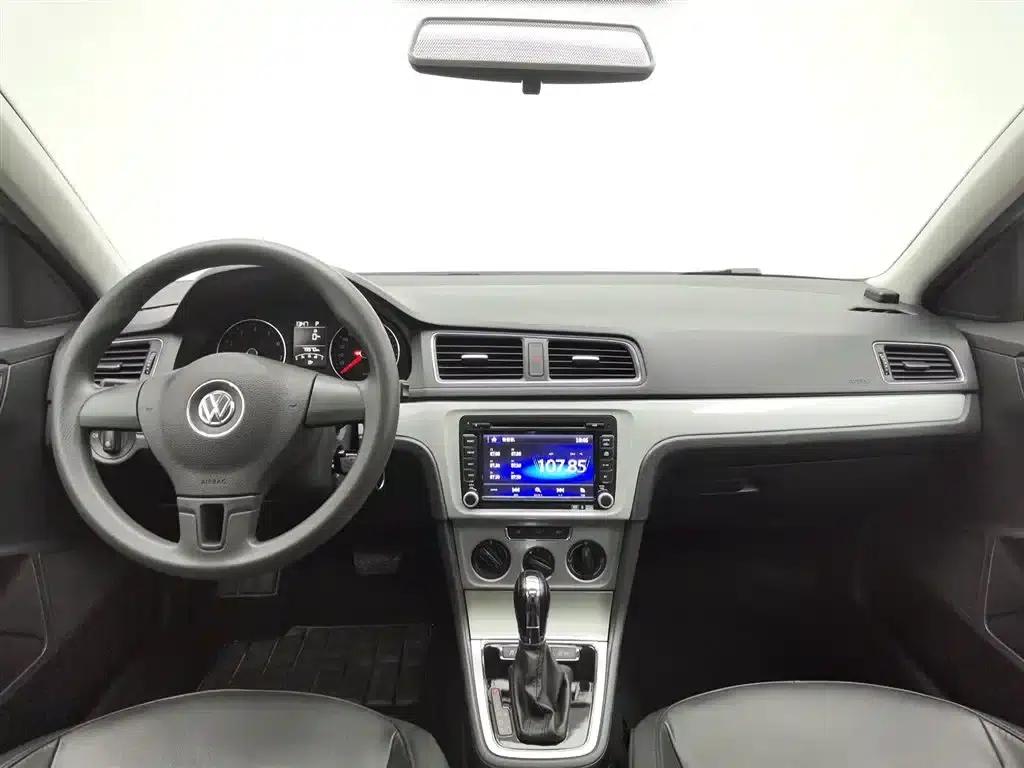 Lavida Gran Turismo 2013 1.6L Automatic Comfort Model — миниатюра 5
