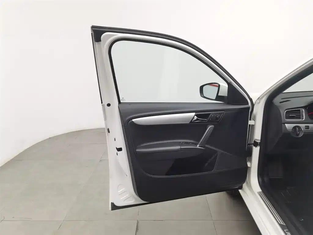 Lavida Gran Turismo 2013 1.6L Automatic Comfort Model — миниатюра 8